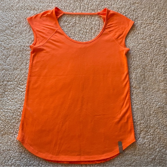 Under Armour Tops - Under Armour Women’s Heat Gear Open Back Tee Size XS